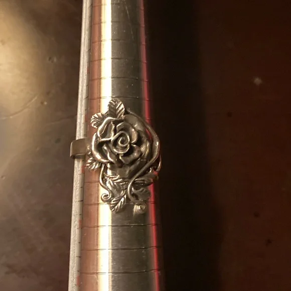 EUC 925 Delicate Cut Rose Ring Size 9.5 - Picture 7 of 8
